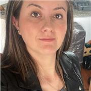 Soy administradora de empresas con experiencia en la enseñanza del idioma español a hablantes de inglés en mi país natal, Colombia